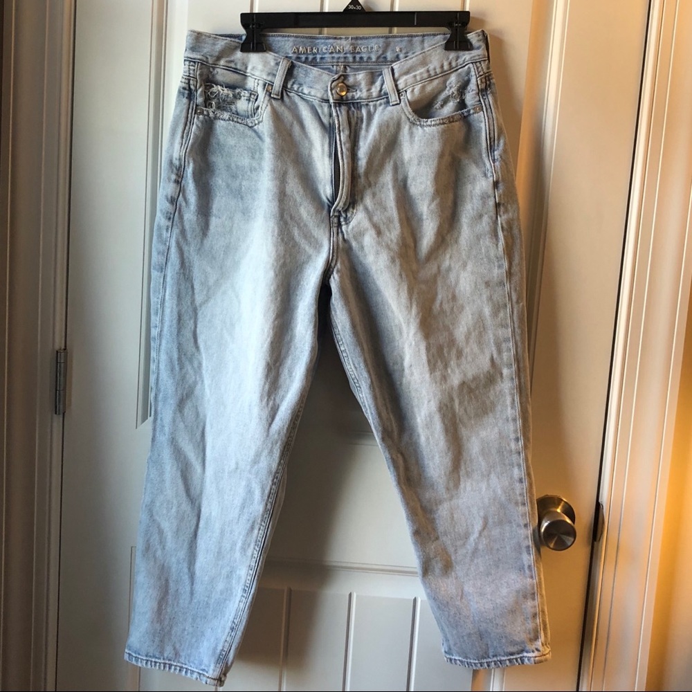 American Eagle Hi Rise Mom Jean